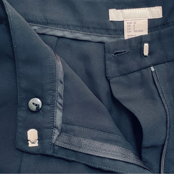 H&M Sheer Lightweight Layered Shorts - Picture 3 of 5